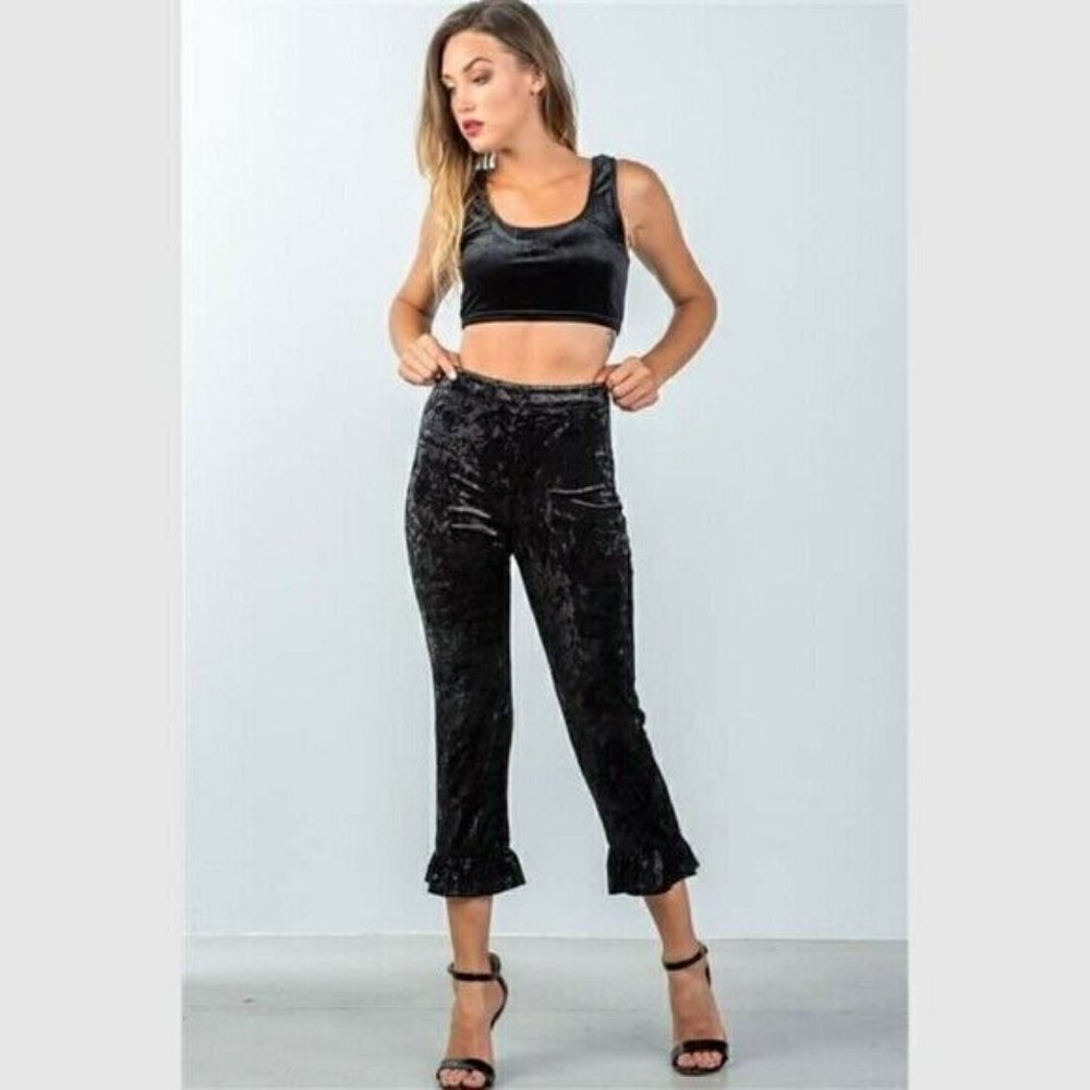 Cropped Black Ruffle Pants - Picture 6 of 11